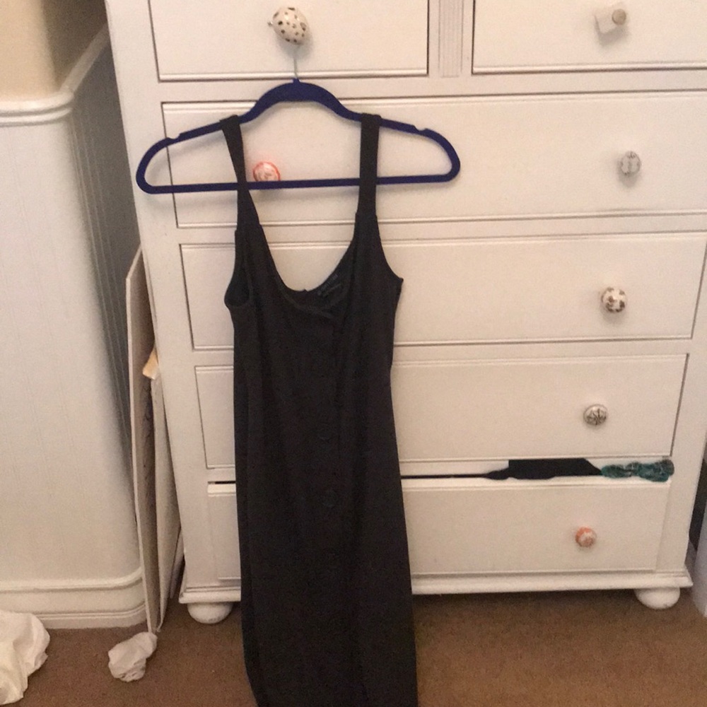 NEVER BEEN WORN midi button dress